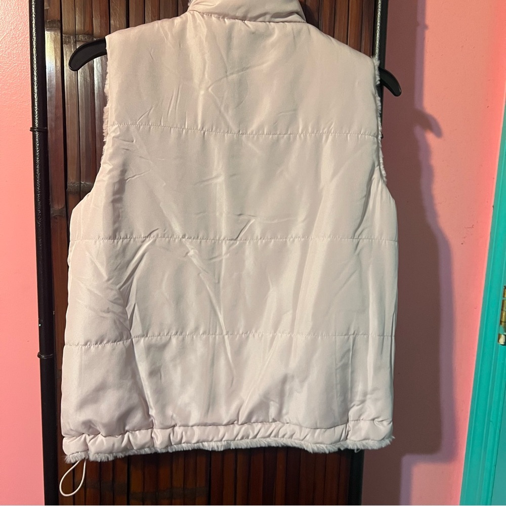 Time and Tru Light Pink Quilted Reversible Vest - Picture 2 of 5